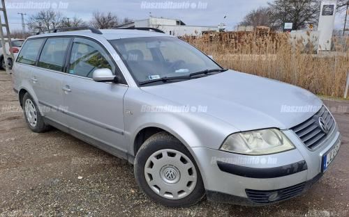 VOLKSWAGEN PASSAT Variant 1.9 PD TDI Comfortline DIGIT KLÍMA ÜLÉSFŰTÉS VONÓHOROG ÖNERŐ NÉLKÜL HITERE IS image 2