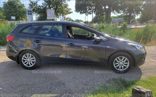 KIA CEE'D SW 1.4 CVVT LX MAGYAR TEMPOMAT ÜLÉSFŰTÉS TÉLI-NYÁRI GUMIKKAL ÖNERŐ NÉLKÜL HITELRE IS image 3