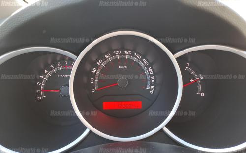 KIA VENGA 1.4 LX MAGYAR ! 129E KM! KLÍMA! TÉLI-NYÁRI KEREKEKKEL! ÖNERŐ NÉLKÜL HITELRE IS! image 6