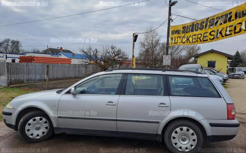 VOLKSWAGEN PASSAT Variant 1.9 PD TDI Comfortline DIGIT KLÍMA ÜLÉSFŰTÉS VONÓHOROG ÖNERŐ NÉLKÜL HITERE IS image 12