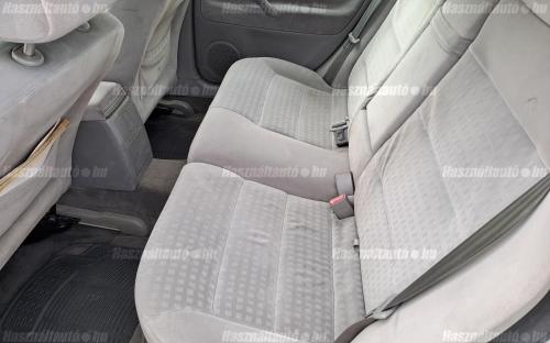 VOLKSWAGEN PASSAT Variant 1.9 PD TDI Comfortline DIGIT KLÍMA ÜLÉSFŰTÉS VONÓHOROG ÖNERŐ NÉLKÜL HITERE IS image 7