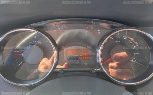 PEUGEOT 5008 1.6 HDi Style (7 személyes ) MAGYARORSZÁGI 123E KM ÖNERŐ NÉLKÜL HITELRE IS image 9