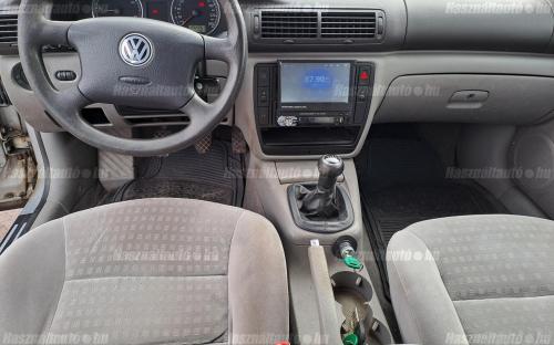VOLKSWAGEN PASSAT Variant 1.9 PD TDI Comfortline DIGIT KLÍMA ÜLÉSFŰTÉS VONÓHOROG ÖNERŐ NÉLKÜL HITERE IS image 11
